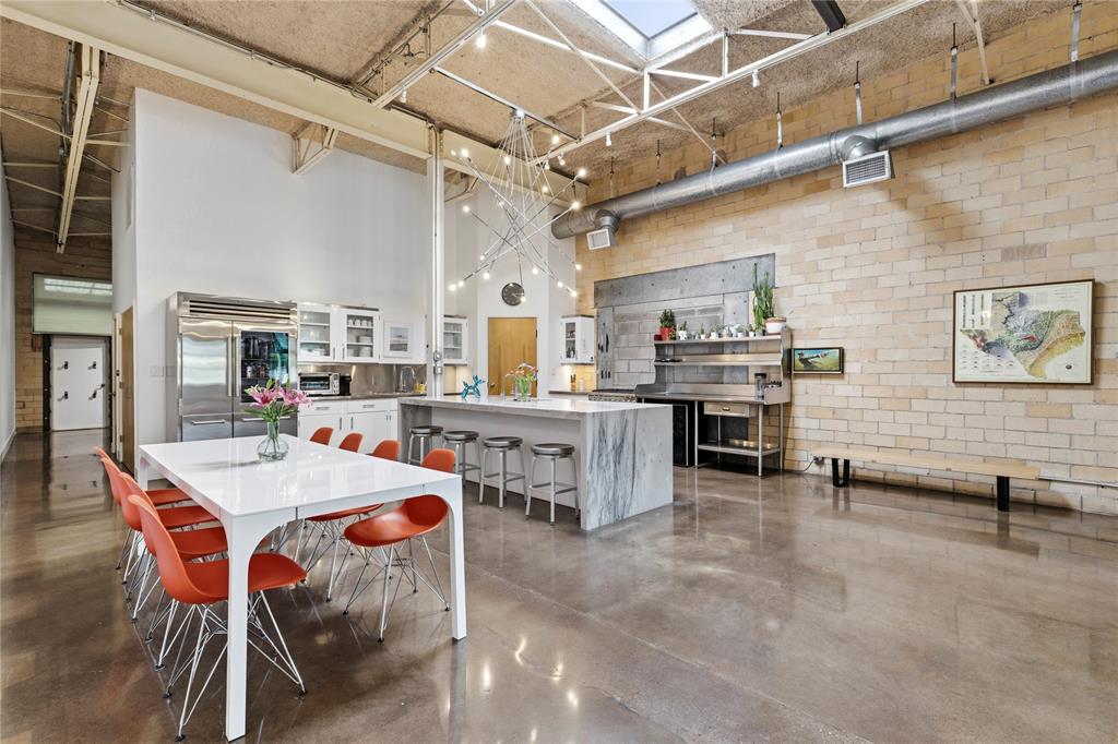 Crowdus & Akard - Residential