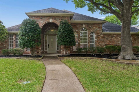 Photo of 2104 Gent Drive, Plano, TX 75025 (MLS # 21418771)