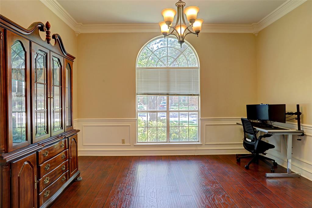 Reflections Of Old Shepard Place - Residential