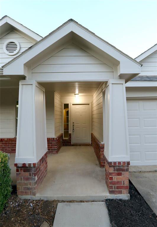 1000 Warbler Lane