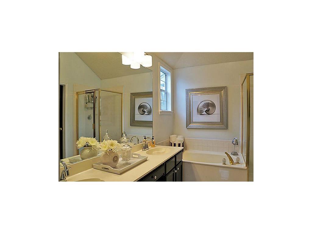 Ruisseau Place #2b - Residential