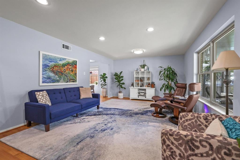 10432 Chesterton Drive