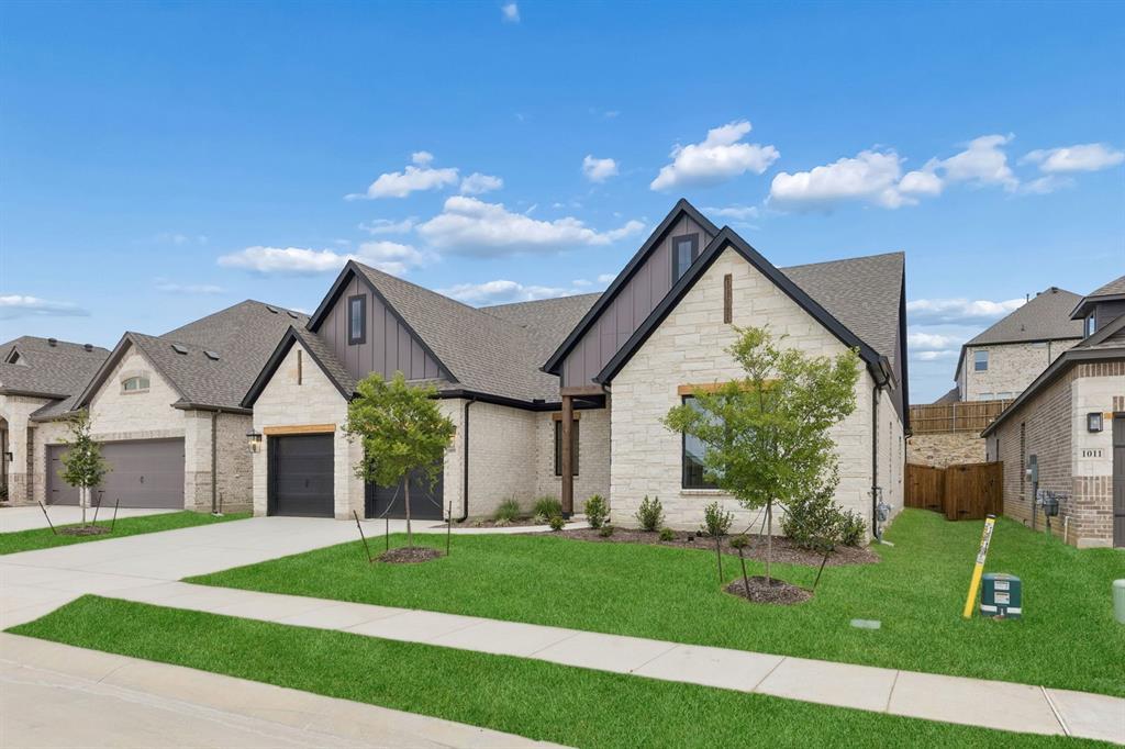 1009 Blue Mist Court