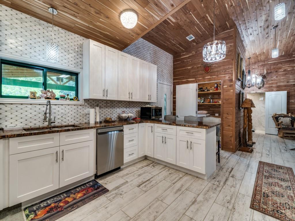 Hyde-A-Way-Valley - Residential