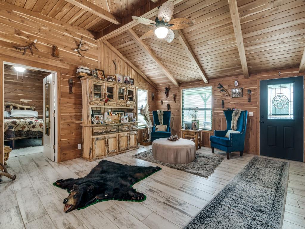 Hyde-A-Way-Valley - Residential