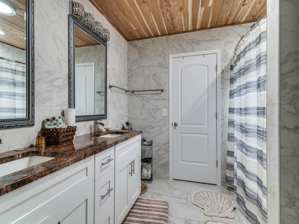 Hyde-A-Way-Valley - Residential