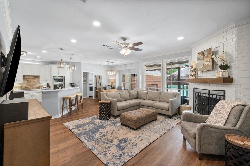 7 Treeside Court