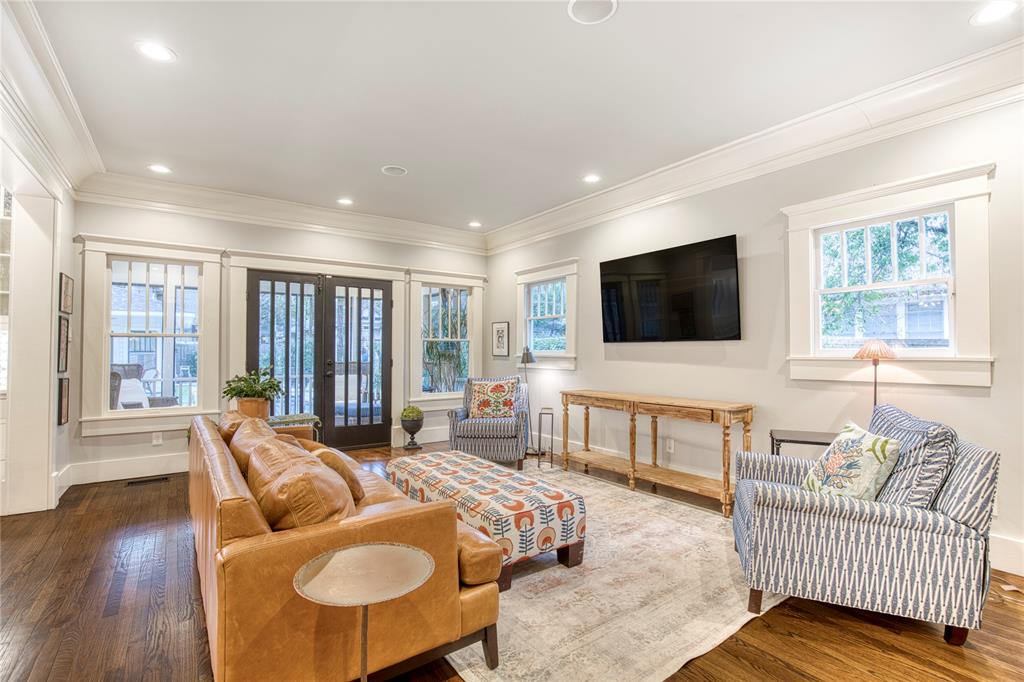 Winnetka Heights - Residential