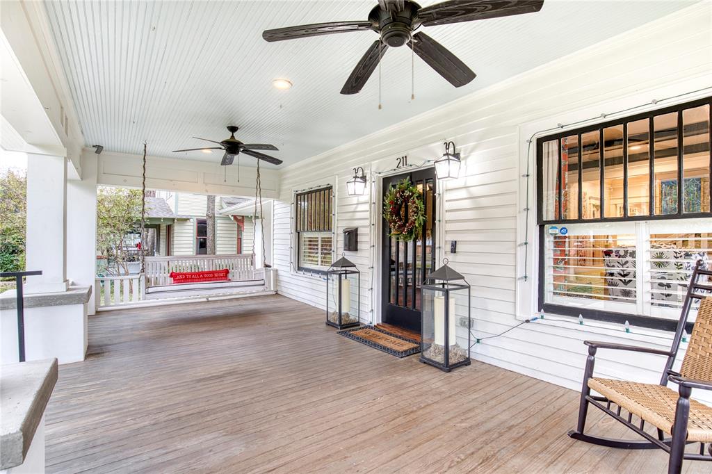 211 N Rosemont Avenue