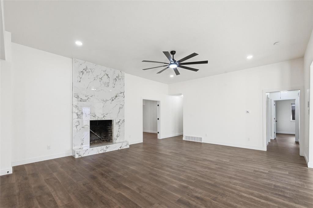 1315 Buckingham Place