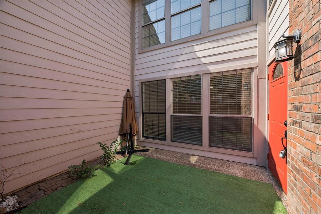 LA BUEÑA VIDA - Residential Lease