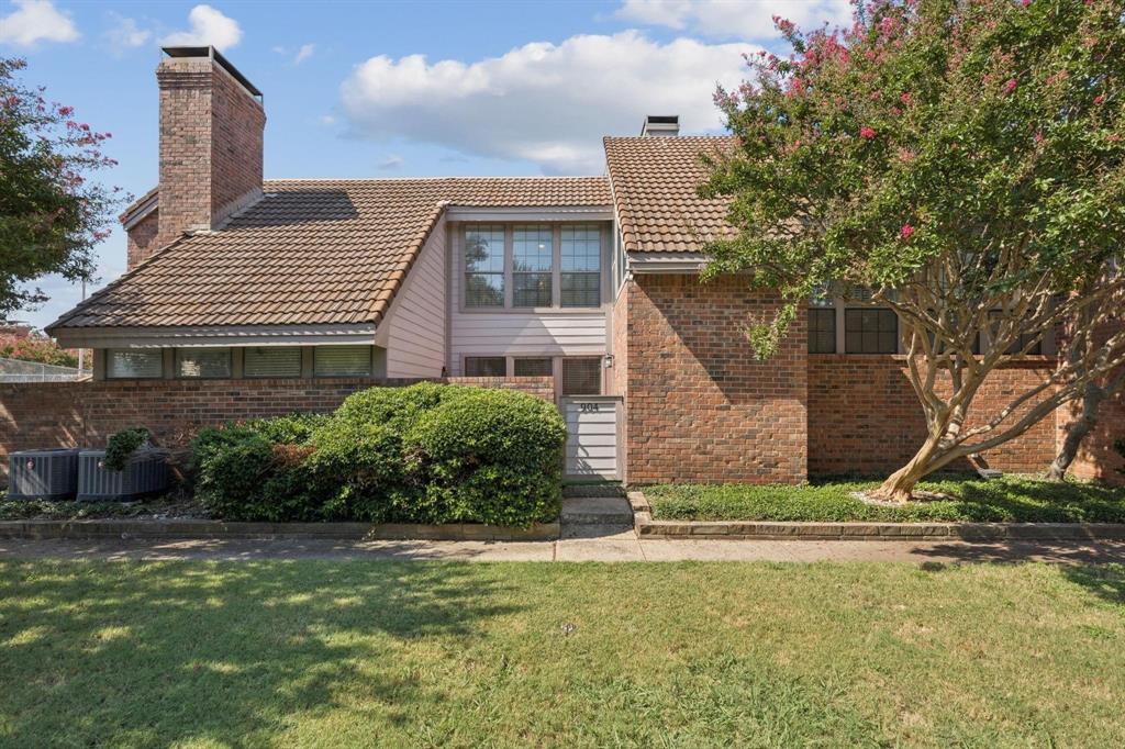 LA BUEÑA VIDA - Residential Lease