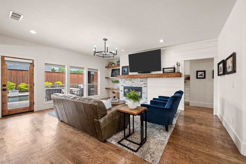 6706 Carriage Lane