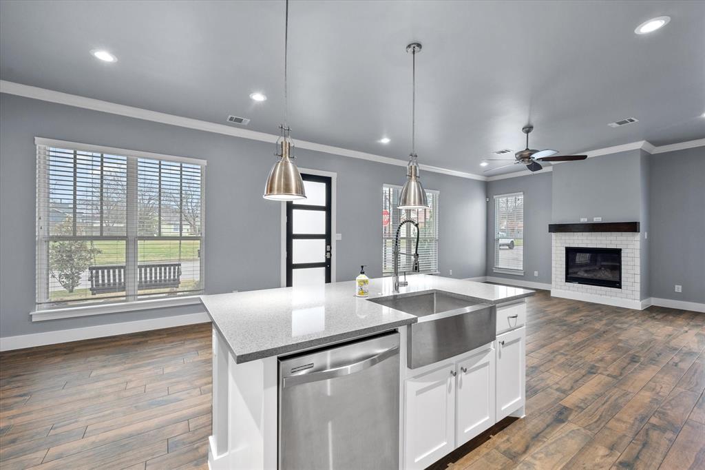 Mansfield City of - Residential Lease