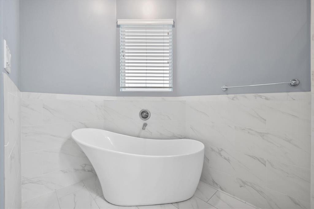 Mansfield City of - Residential Lease