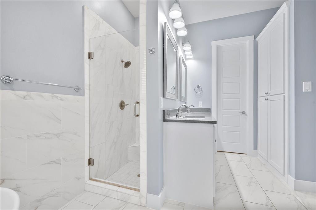 Mansfield City of - Residential Lease