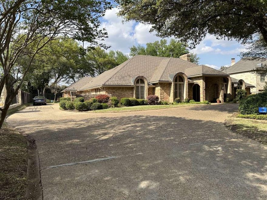 TCA vicinity, 14th fairway Preston Trails, near Bent Tree CC. 4 BR, 4 bath, circular drive, NO STAIRS, NO STEPS. Metal roof, generous storage, split Master Bath and walk-in closets. Home exudes warmth, love and quiet elegance inside. Title will convey to the new owner from the Trust via the Trust beneficiaries and then to the new owner