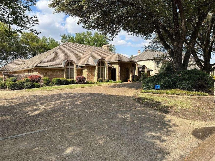 TCA vicinity, 14th fairway Preston Trails, near Bent Tree CC. 4 BR, 4 bath, circular drive, NO STAIRS, NO STEPS. Metal roof, generous storage, split Master Bath and walk-in closets. Home exudes warmth, love and quiet elegance inside.