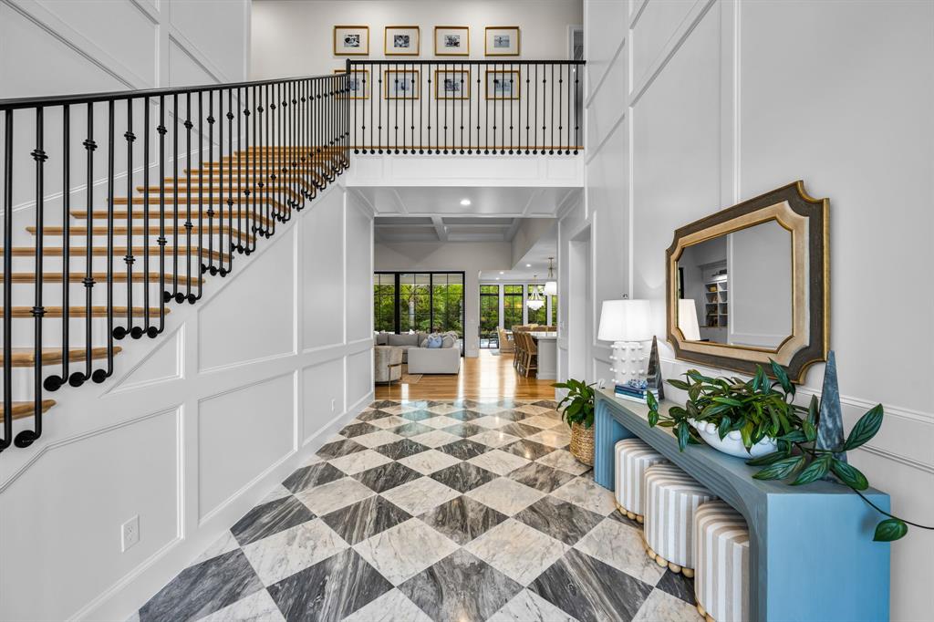 215 Sunset Point Trail