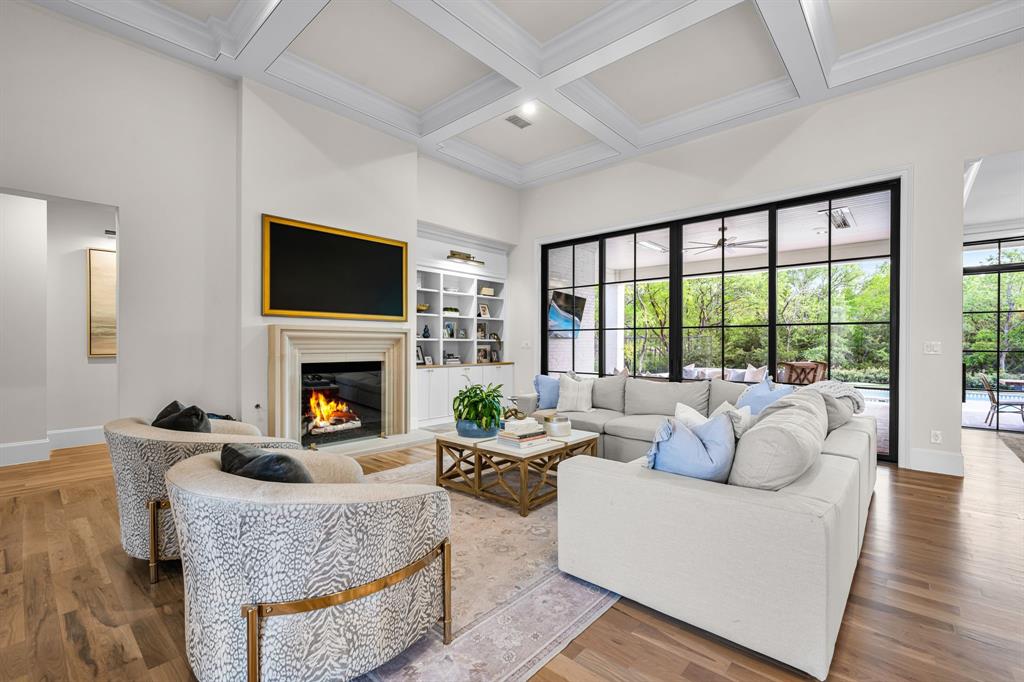 215 Sunset Point Trail