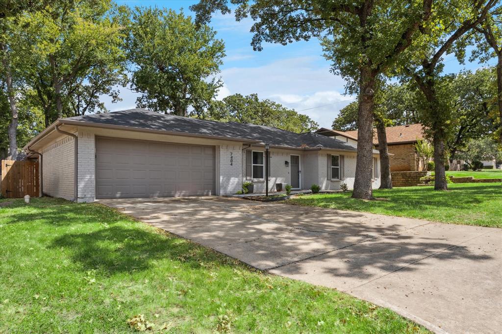 7404 Forrest Lane