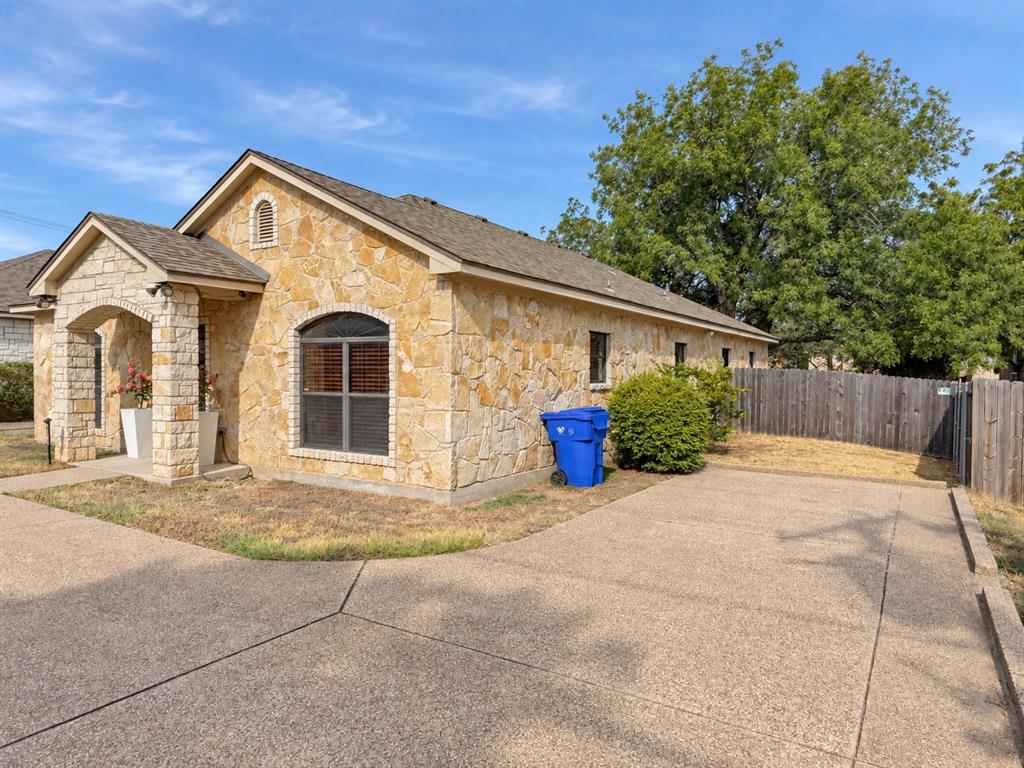 221 Gurley Lane