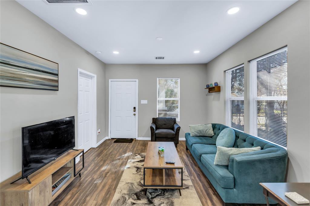 SOUTH SIDE - Residential