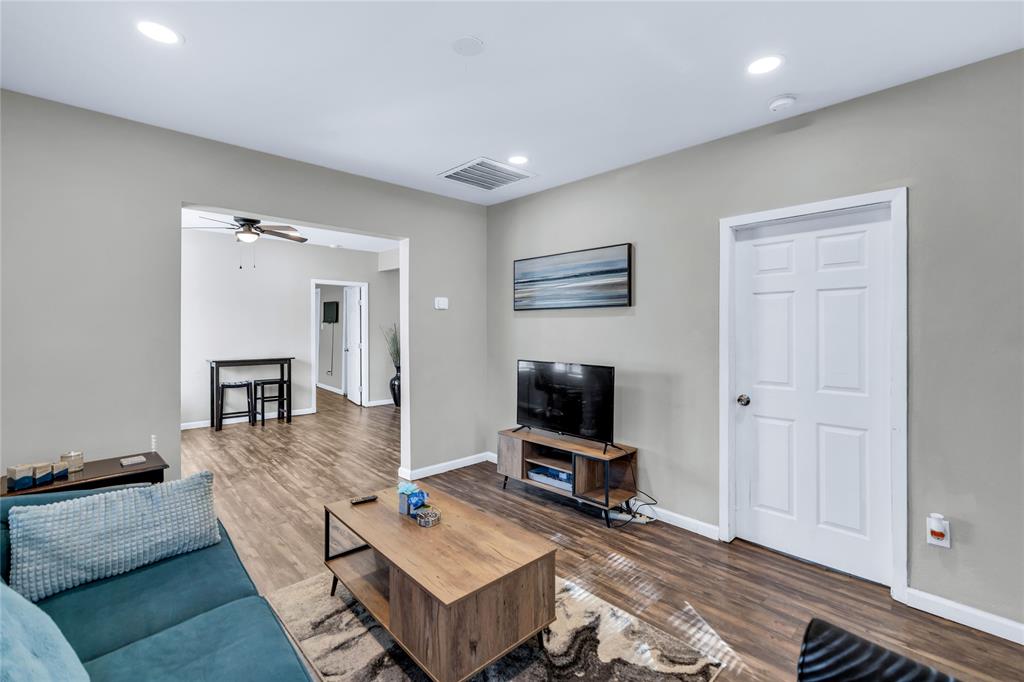 SOUTH SIDE - Residential