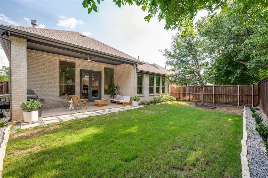 2213 Leslie Lane
