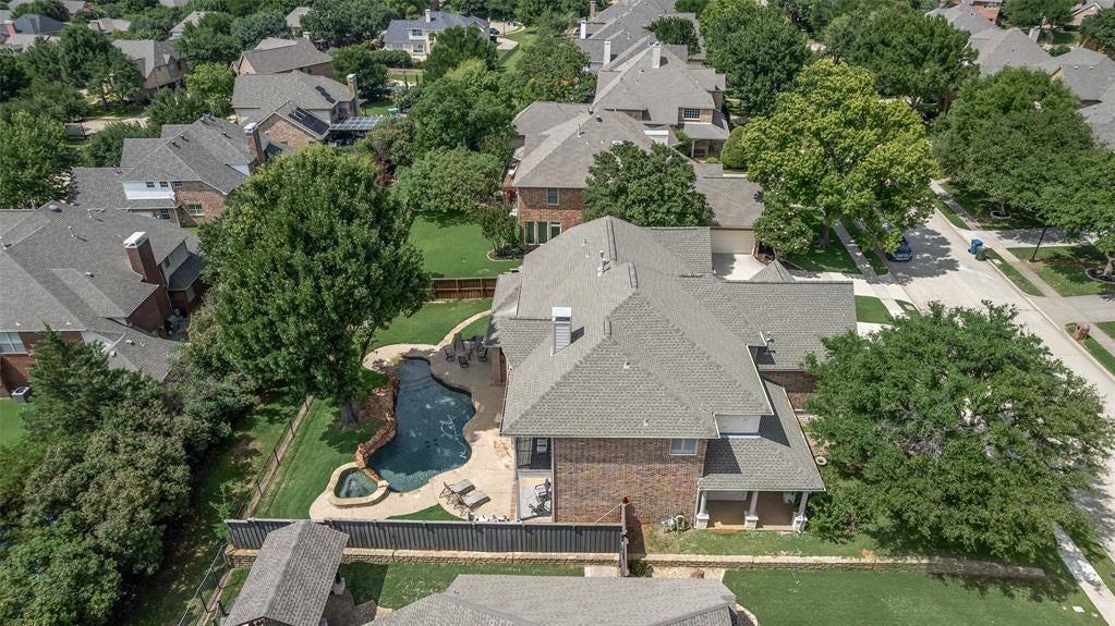 2625 Huntly Lane