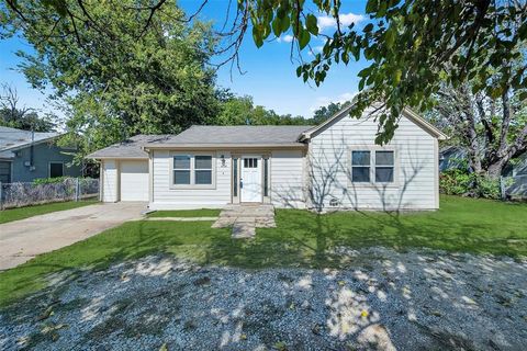 6704 Charbonneau Road Lake Worth TX 76135