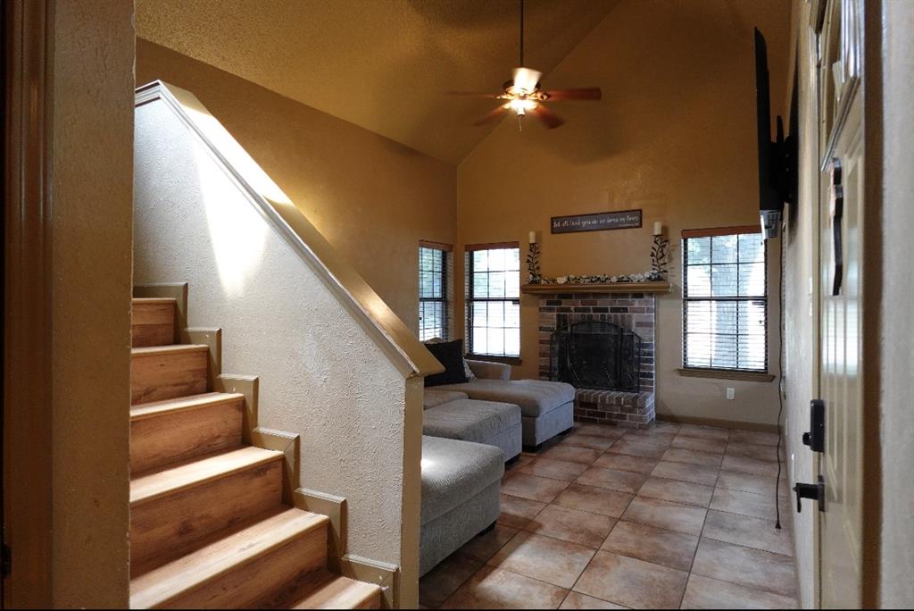 5527 Creek Valley Drive