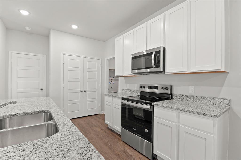 1132 Wingjet Way