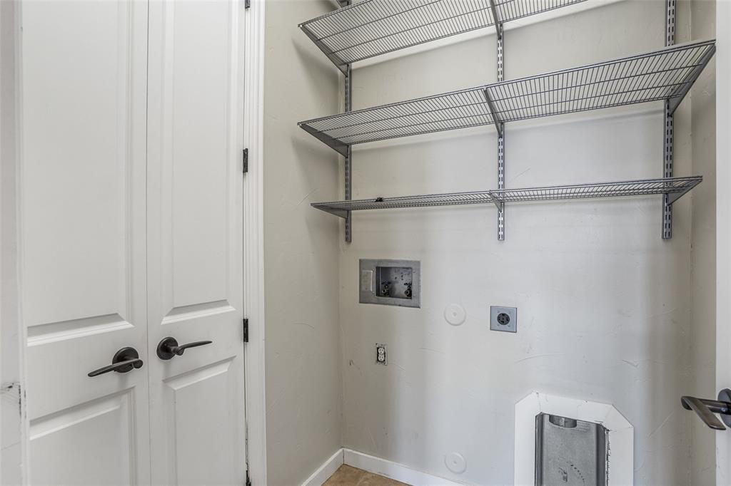 Villa De Leon Condo - Residential