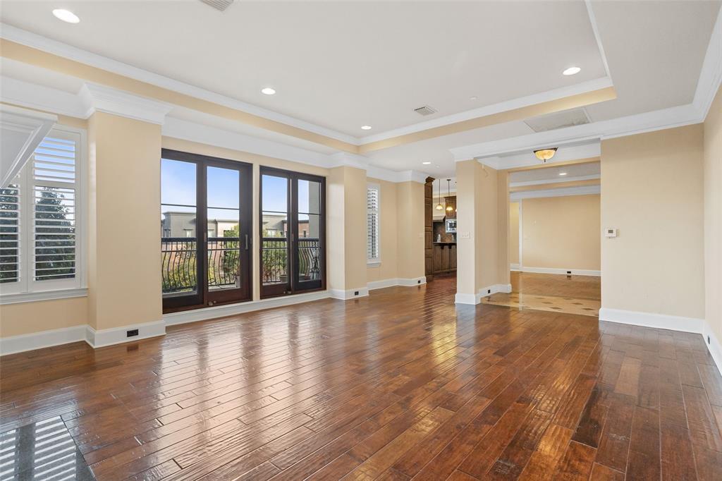 Villa De Leon Condo - Residential