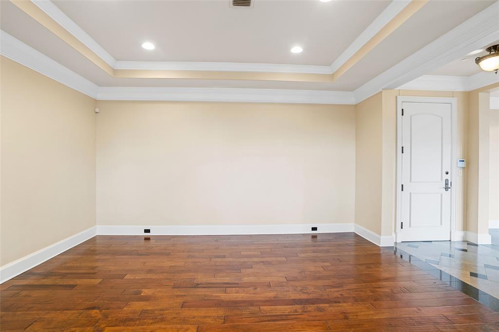 Villa De Leon Condo - Residential