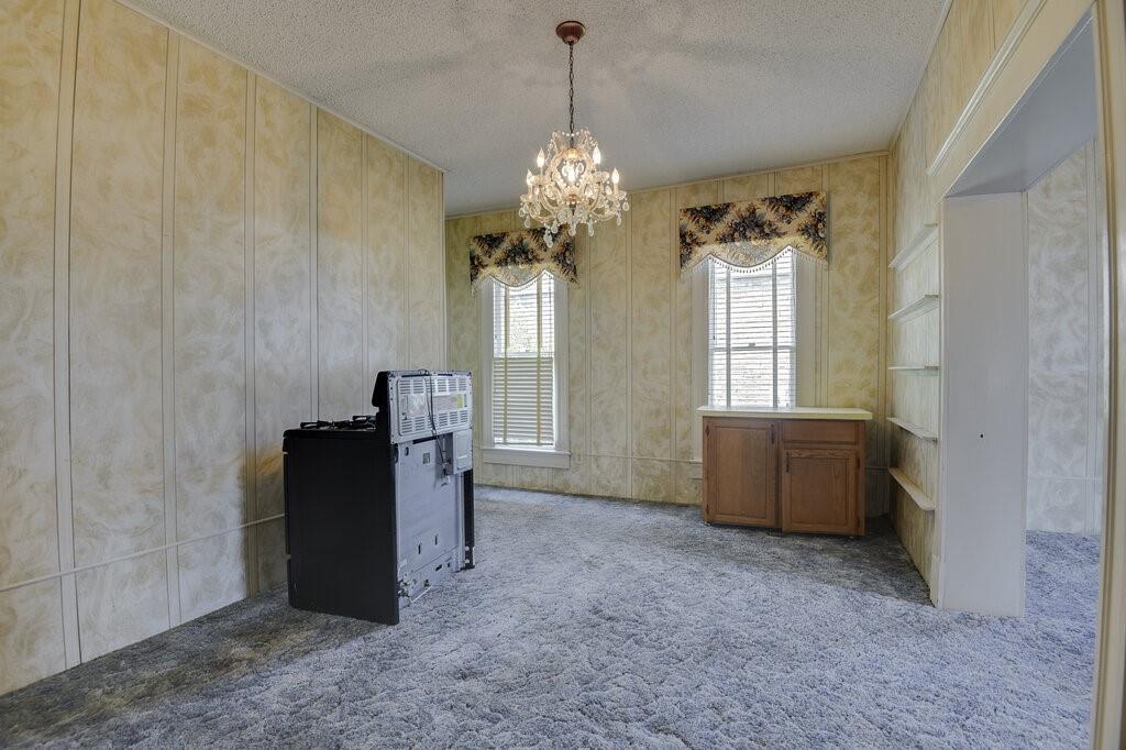 TOWN - Commercial Sale