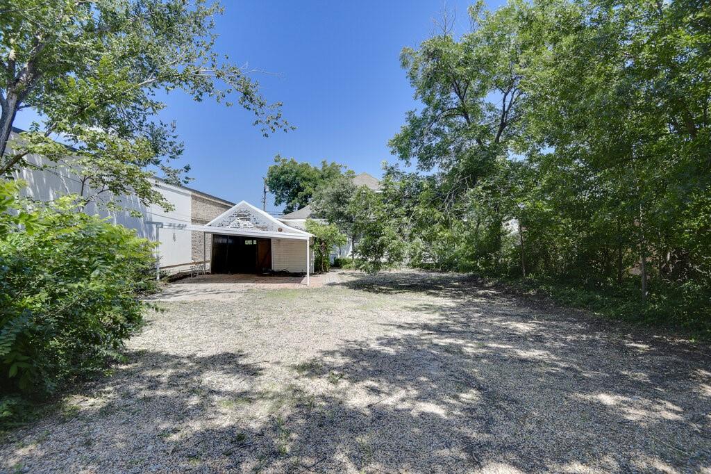 TOWN - Commercial Sale