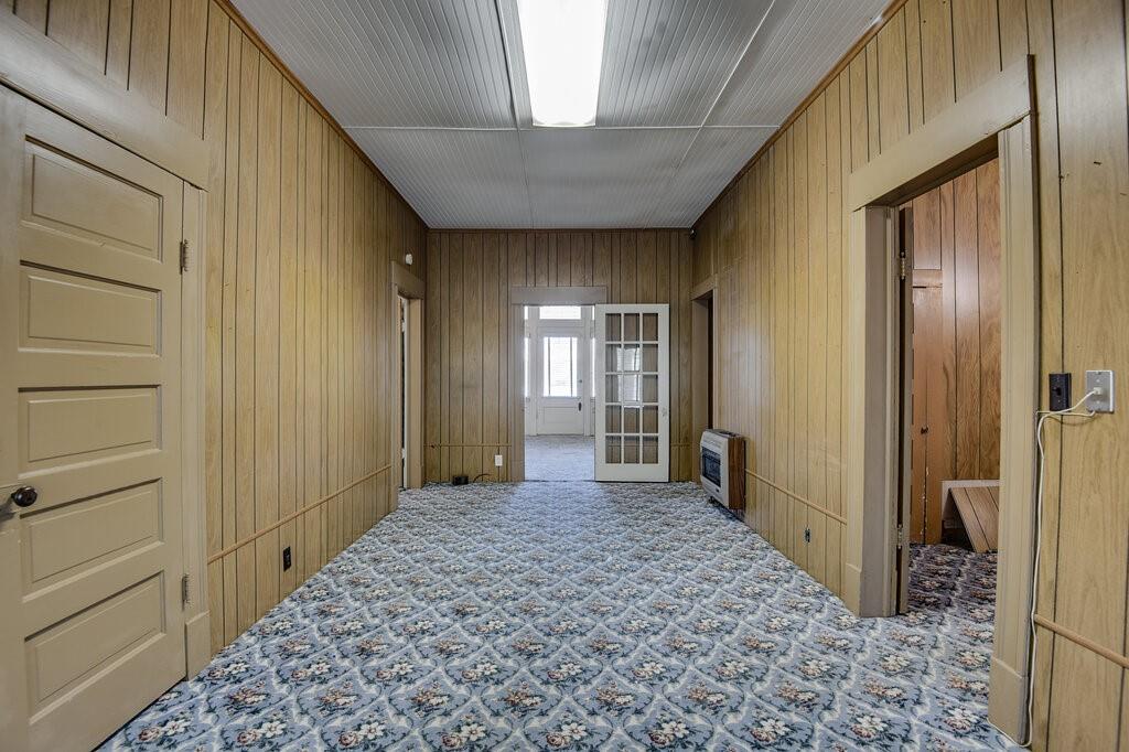 TOWN - Commercial Sale