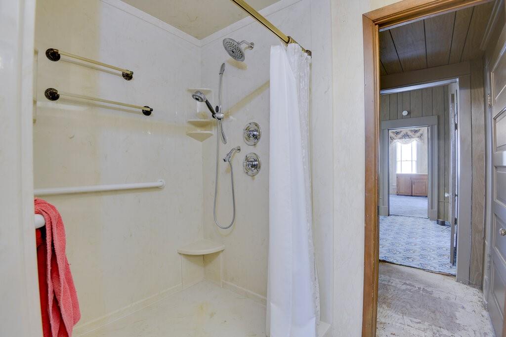 TOWN - Commercial Sale