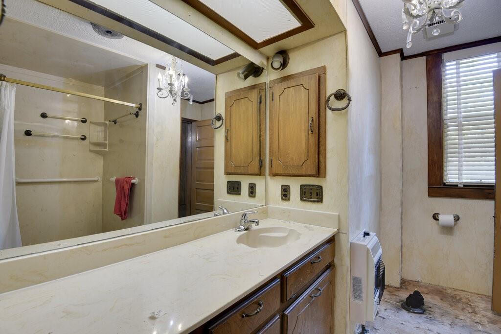 TOWN - Commercial Sale