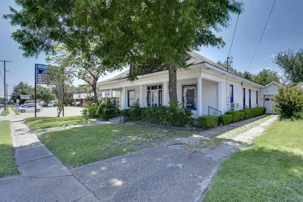 TOWN - Commercial Sale