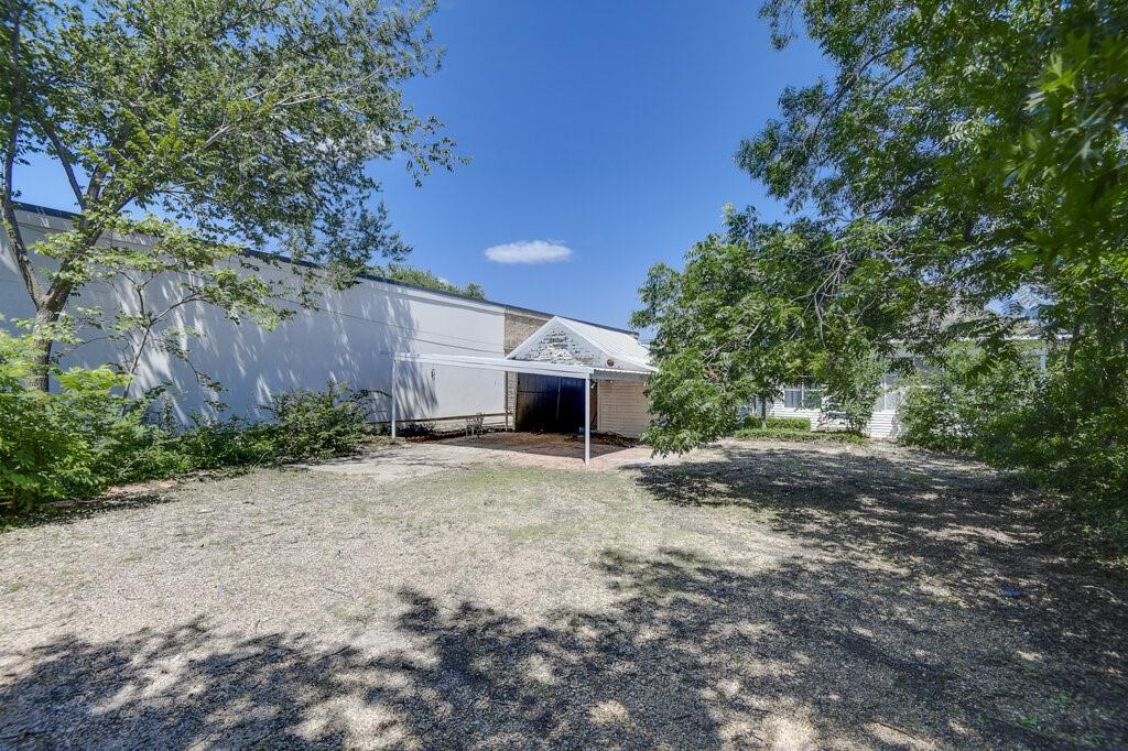 TOWN - Commercial Sale