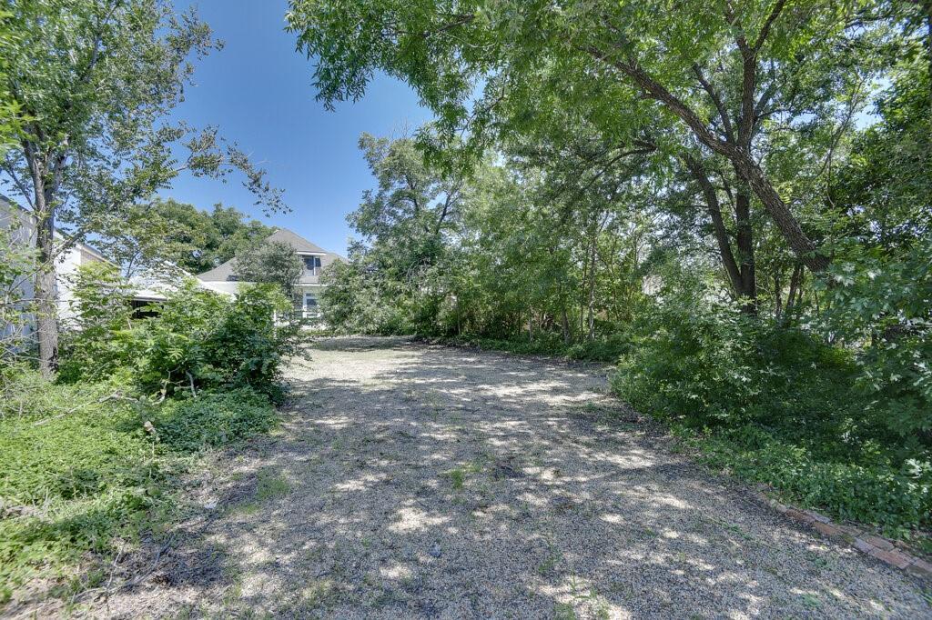 TOWN - Commercial Sale