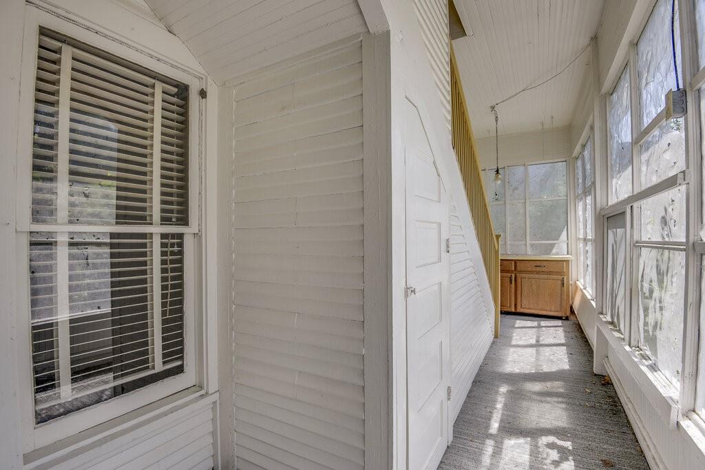 TOWN - Commercial Sale