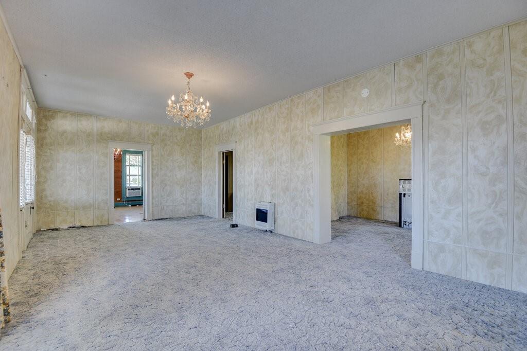 TOWN - Commercial Sale