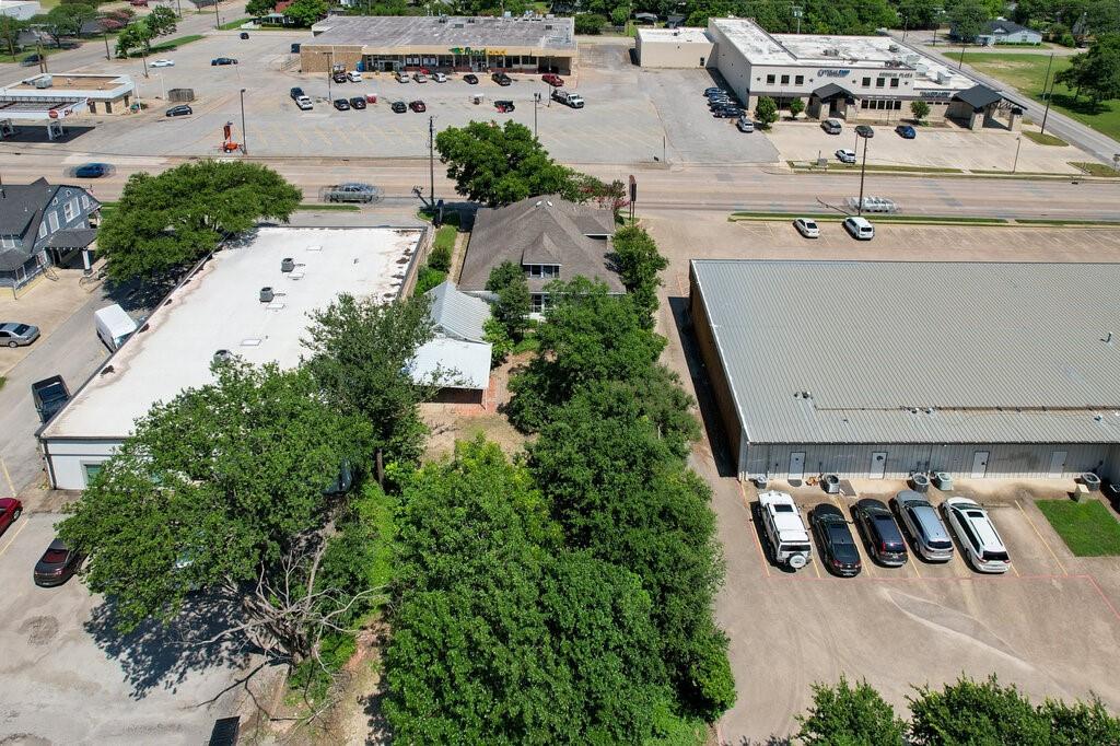 TOWN - Commercial Sale