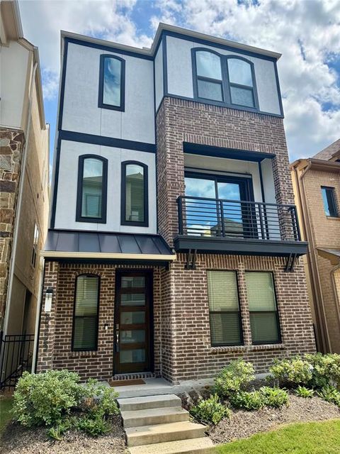 8233 Laflin Lane Dallas TX 75231