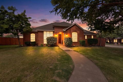 Photo of 8406 Lexington Court, Rowlett, TX 75089 (MLS # 21266761)