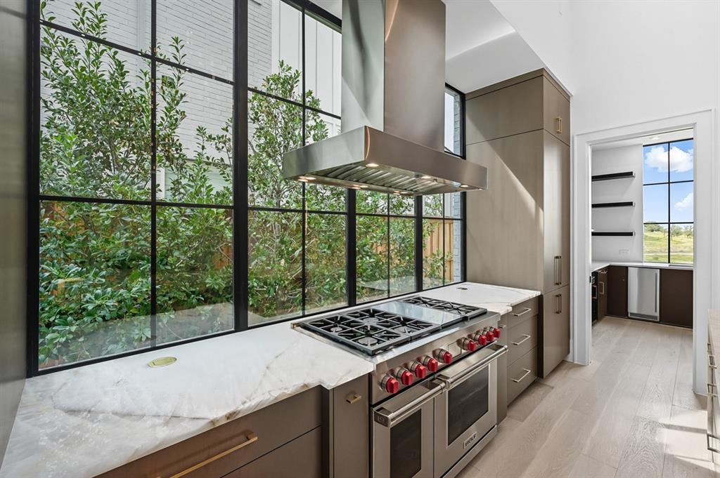 3338 Floral Mews